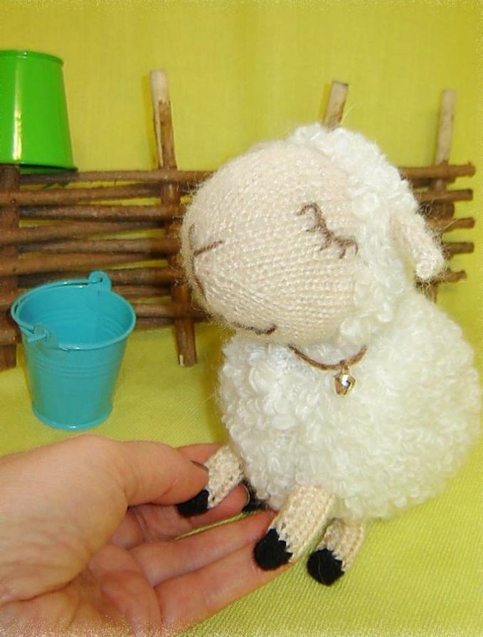 вязаная овечка
