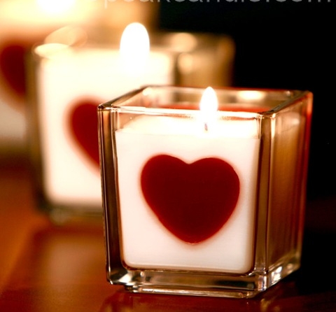 свеча с сердцем